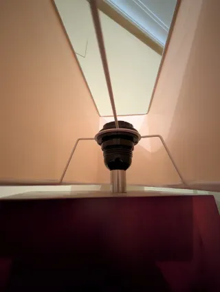 Lámpara de mesa de madera