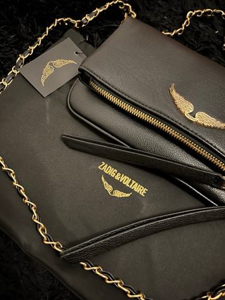 Bolsa Zadig & Voltaire preta com detalhes dourados