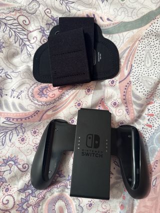 Nintendo Switch con juego Zelda Echoes of Wisdom.