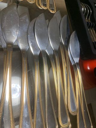 12 Tenedores de Pescado y 12 Palas Doradas