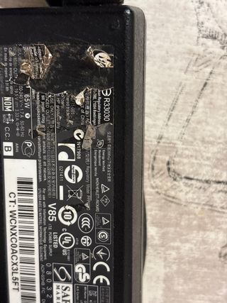 Cargador portátil HP 65W