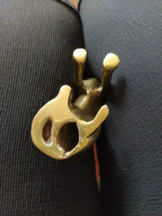 Perro de latón vintage