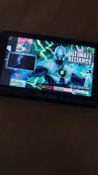 PSP Negra con juegos digitales