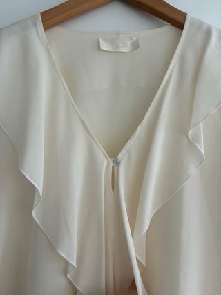 Blusa TCN Beige Volantes