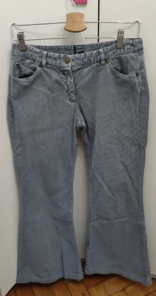 Pantalón de pana azul acampanado