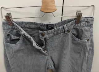 Pantalón de pana azul acampanado