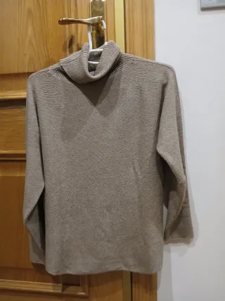 Jersey mujer cuello alto beige
