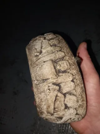 Cenicero de piedra y metal