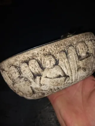 Cenicero de piedra y metal