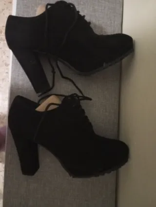 Zapatos de tacón alto negros