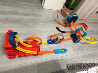 Circuito Hot Wheels con propulsores