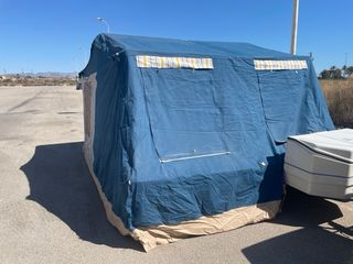 Remolque tienda en perfecto estado