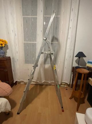 Escalera Kettal 5peldaños ligera plegable aluminio