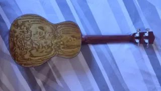 Ukelele Tenor Cedro y Sauce Último precio!