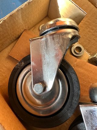 Coppia ruote girevoli con supporto