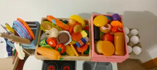 URGE VENDER Cocina de madera,microondas,freidora