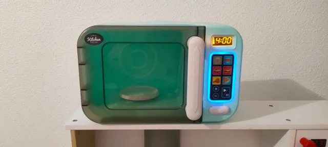 Cocina de madera,microondas,freidora