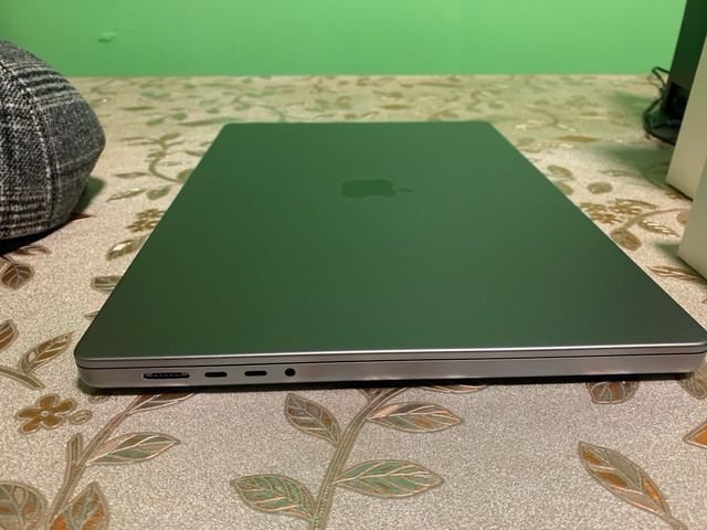MacBook Pro M1 16 pulgadas Gris Espacial + Extras.