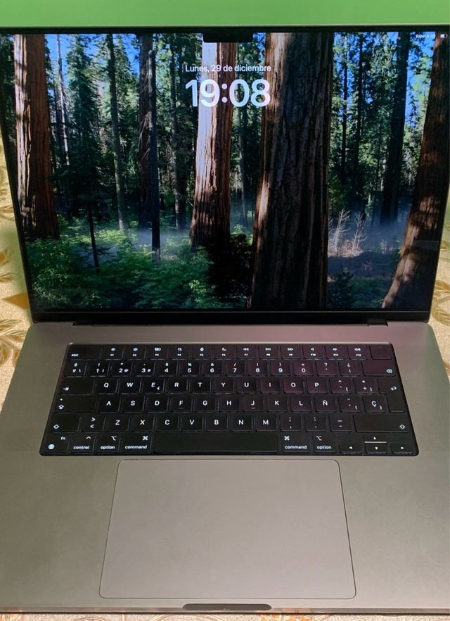 MacBook Pro M1 16 pulgadas Gris Espacial + Extras.