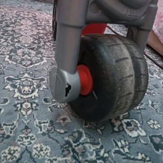 Moto de juguete roja para niños