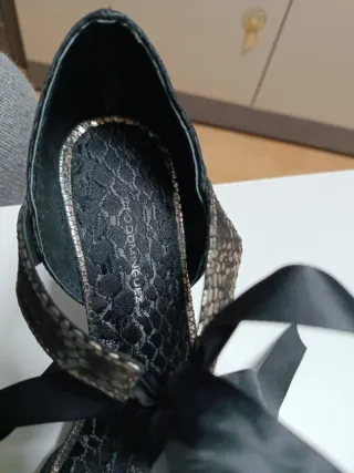 Zapatos de tacón fiesta negros y plateados