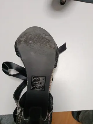 Zapatos de tacón fiesta negros y plateados