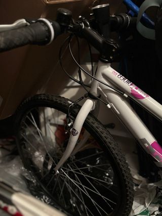 Bicicleta con luz delantera