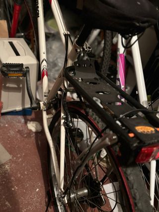 Bicicleta con luz delantera