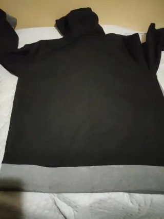 Sudadera con capucha para hombre y cremallera.