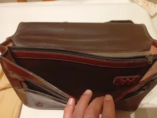 Maletín de piel marrón