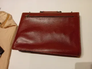 Maletín de piel marrón