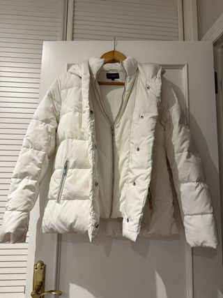 Plumífero Caroll blanco con capucha