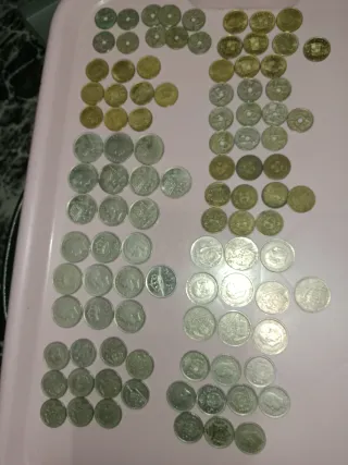 Lote 100 monedas de pesetas varios años