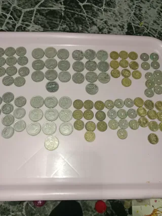 Lote 100 monedas de pesetas varios años