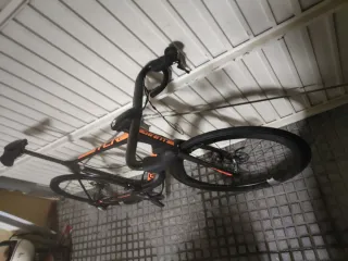 Bicicleta de carretera Giant Negra/Naranja