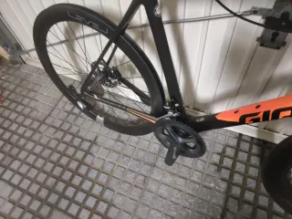 Bicicleta de carretera Giant Negra/Naranja