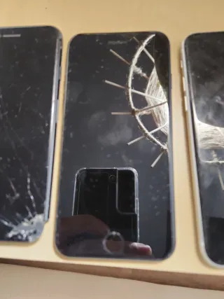 3 iPhone SE Apple Negro/Blanco DESPIECE