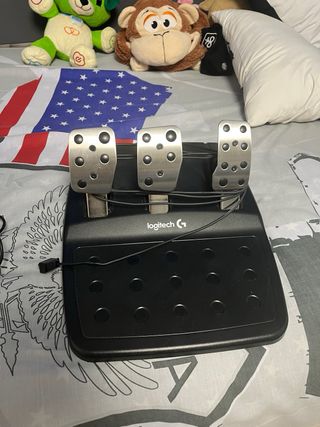 Volante Logitech G29 con Pedales