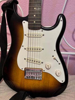 Fender Squier Stratocaster Guitarra Eléctrica