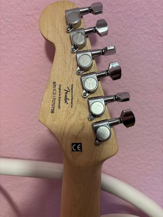 Fender Squier Stratocaster Guitarra Eléctrica