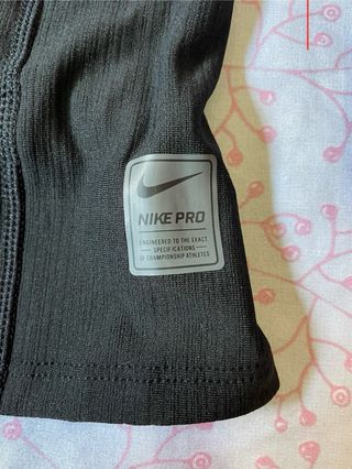 Nike Pro Pasamontañas Therma- FIT Negro