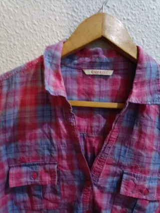 Camisa Camaieu cuadros azul y rojo
