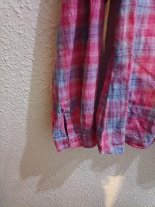 Camisa Camaieu cuadros azul y rojo