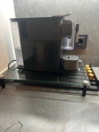 Cafetera Nespresso DeLonghi Lattissima