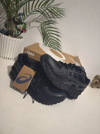 Zapatos Asics Gel Kayano 14 Talla 42 Negros