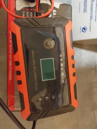 Inversor 300W, Batería Ultracell 12V, Cargador