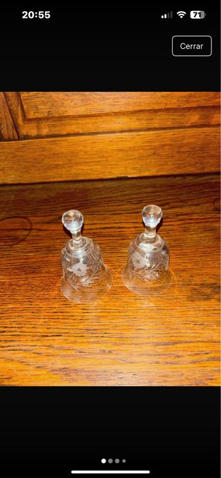 Due campanelle in cristallo intagliato