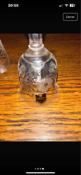 Due campanelle in cristallo intagliato