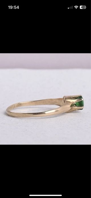 Anillo oro 10k piedra verde Año 1915