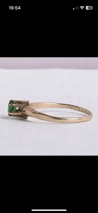 Anillo oro 10k piedra verde Año 1915